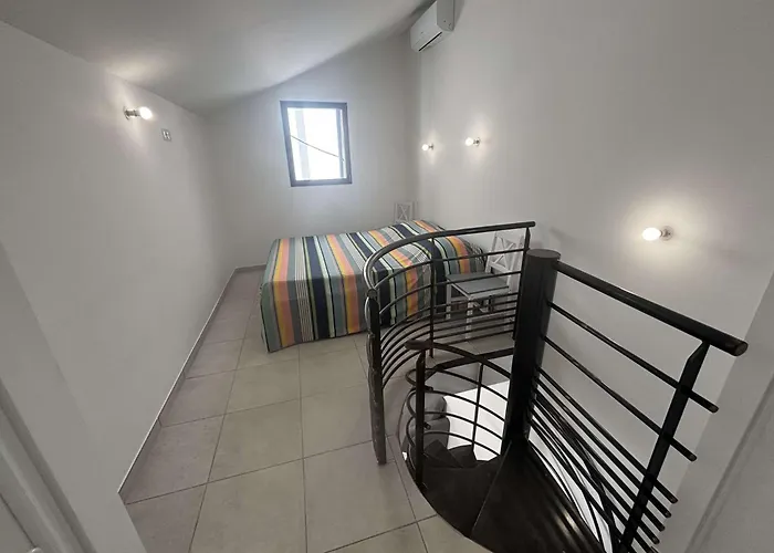 Maisonnette 3 Personnes - La Nouvelle Pn000-005 *